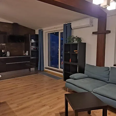 Cozy Penthouse In Old Town *