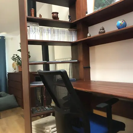 Cozy Penthouse In Old Town 아파트