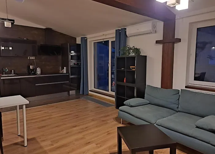 Cozy Penthouse In Old Town *