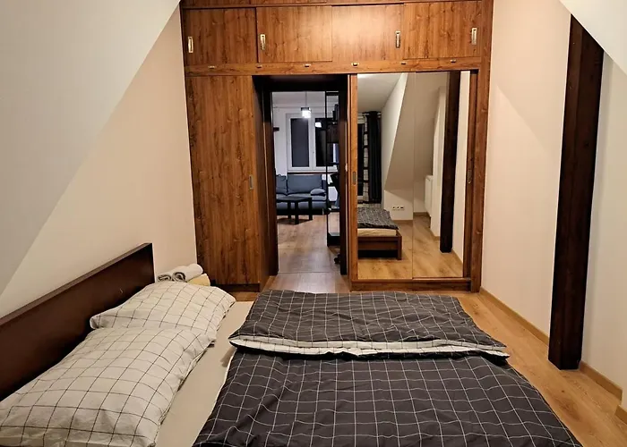 Cozy Penthouse In Old Town 아파트